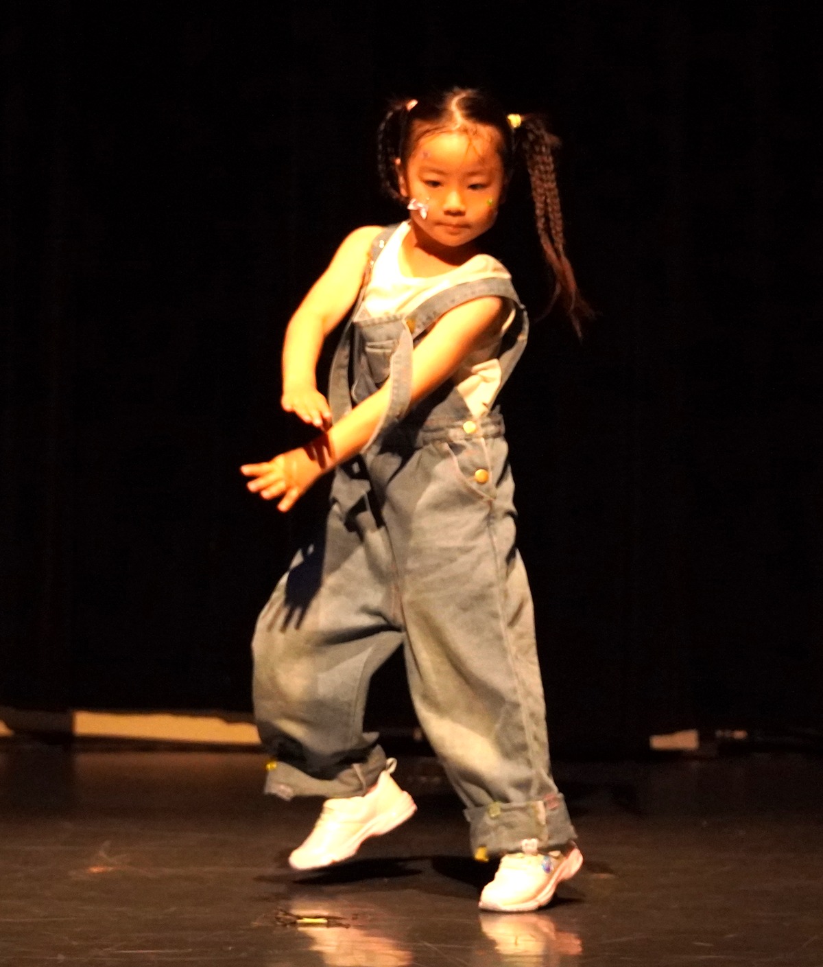 発表会で踊る翠ちゃん